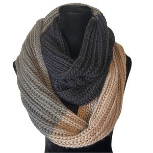 Chunky Knit Beige Gray Infinity Black Scarf